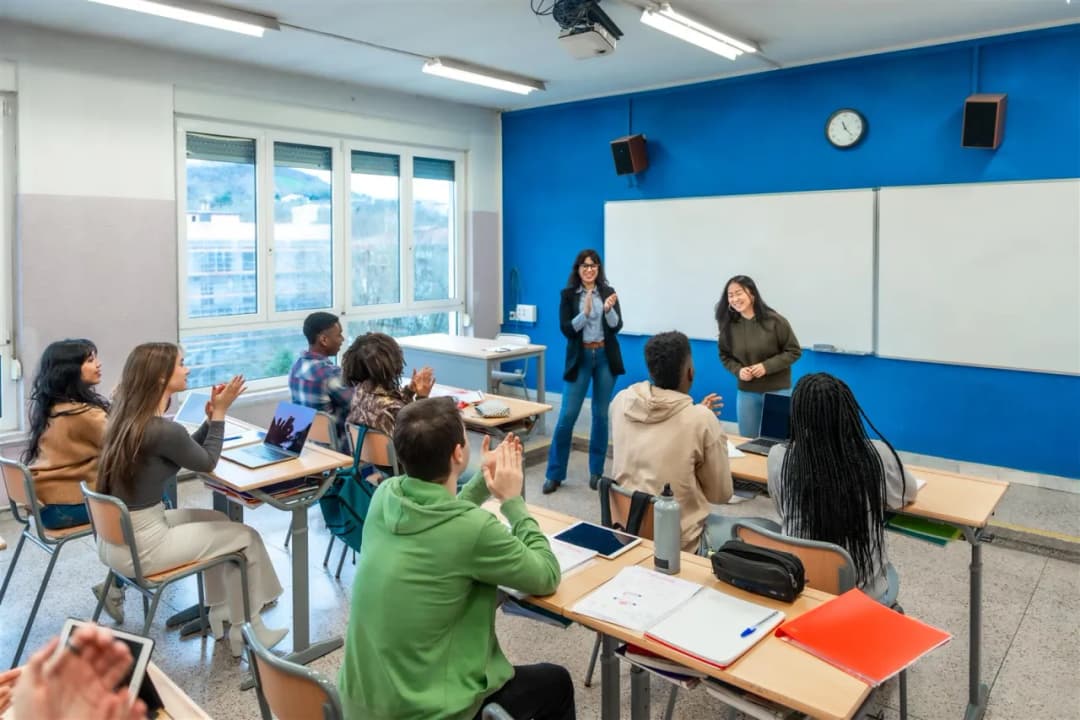 Szkoła językowa – jak wybrać najlepszą ofertę kursów dla siebie?