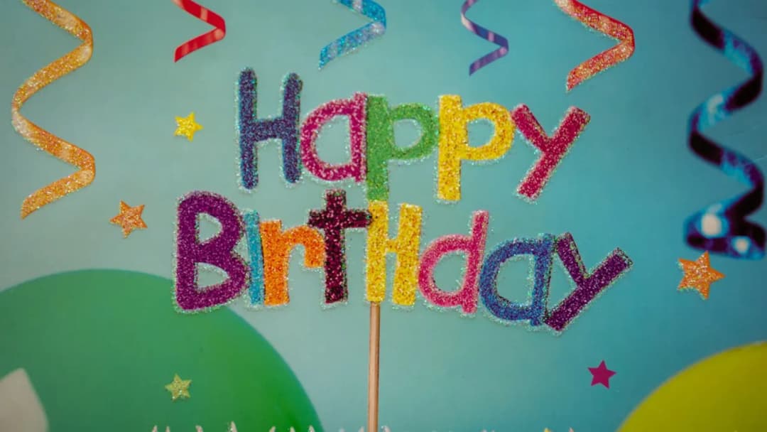 Jak powiedzieć happy birthday po polsku? Poznaj magiczne życzenia!