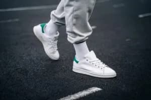 Sneakersy po polsku: Znaczenie, które musisz znać przed zakupem